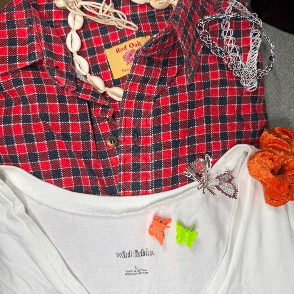 90's Halloween Costume Grunge Red Oak Flannel Crop Tee Large
